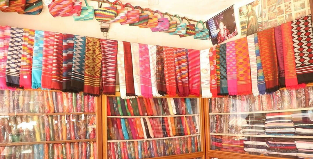 ढाका कपडाको व्यापार घट्यो, व्यवसायी संकटमा
